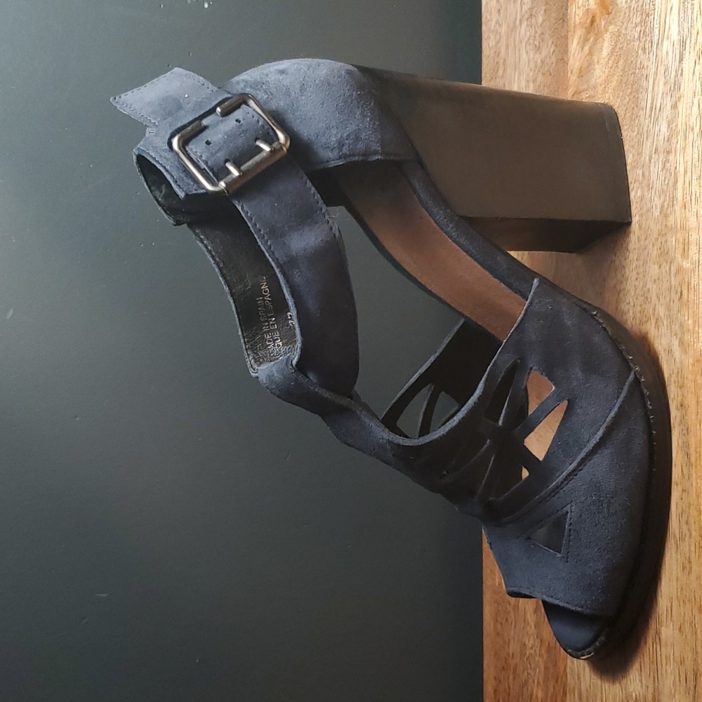Suede cut out Lucky Penny shoes from Anthropologie.